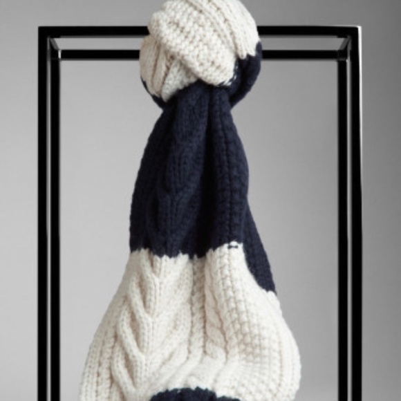 NWT AUTHENTIC BURBERRY UNISEX LARGE WOOL CASHMERE KNITTED SCARF WRAP